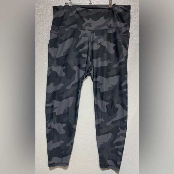 Old Navy Pants - Old Navy Black and Gray Camouflage Leggings